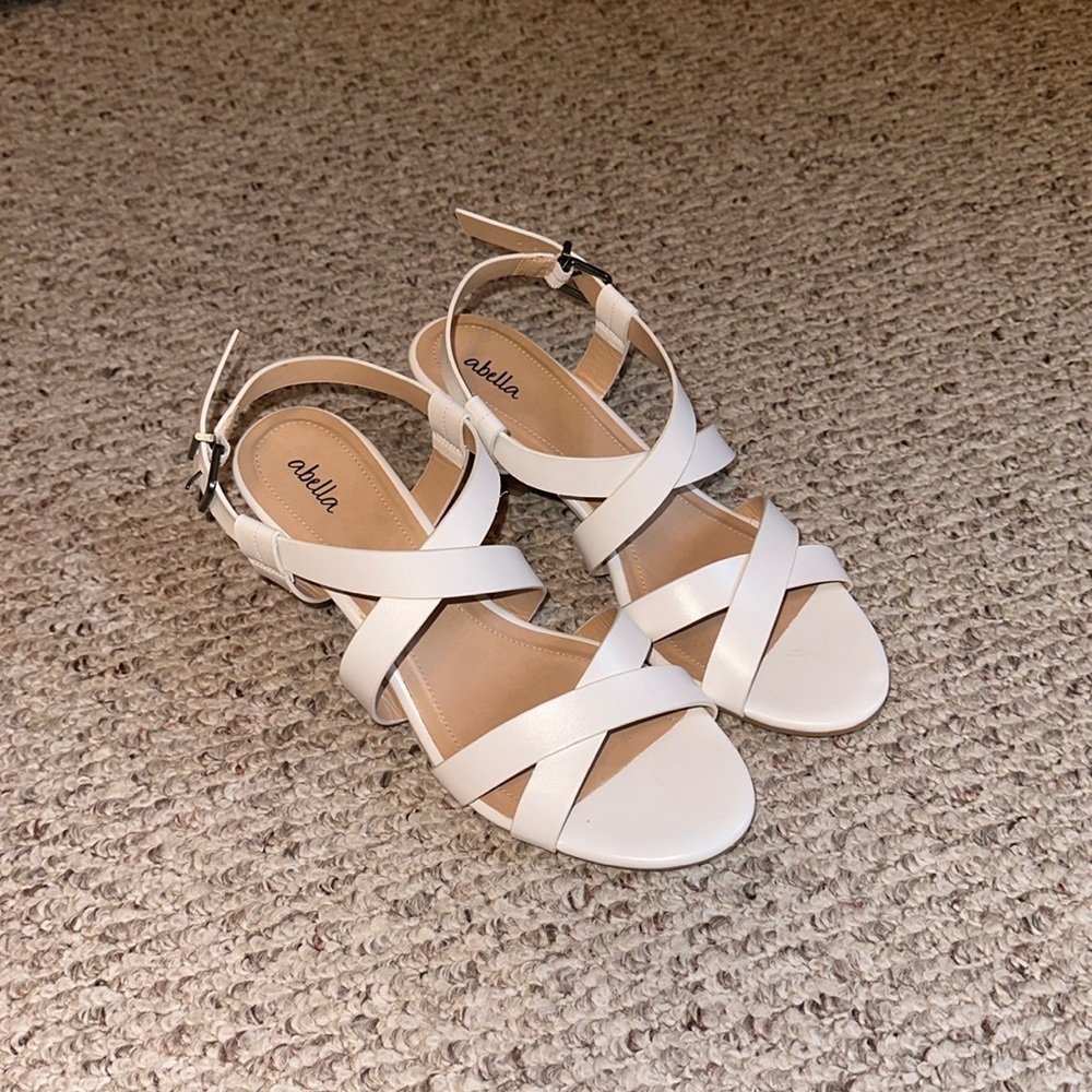 🤍 White Heels 🤍